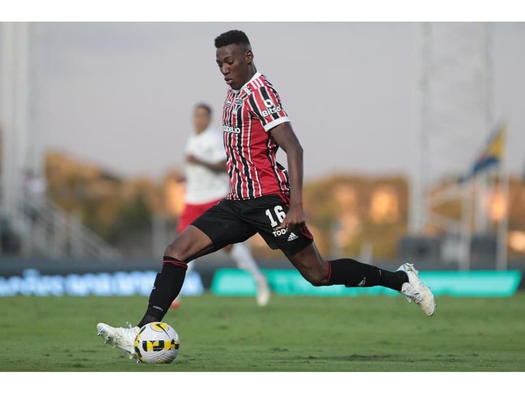 Léo aponta que Brasileirão será a 'Copa do Mundo' do Vasco