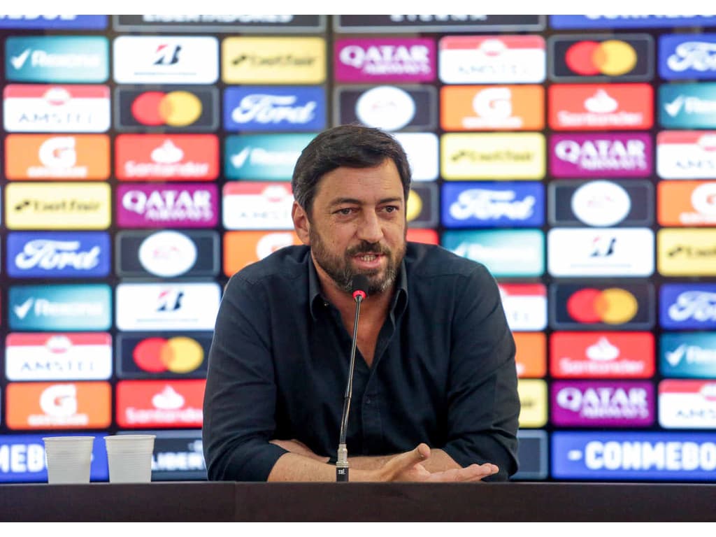 Abatido e frustrado, Duílio conta os dias para deixar a presidência do Corinthians