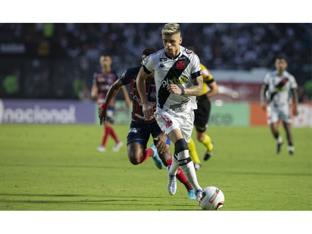 Gabriel Pec é cobiçado por mais um gigante brasileiro; Vasco faz