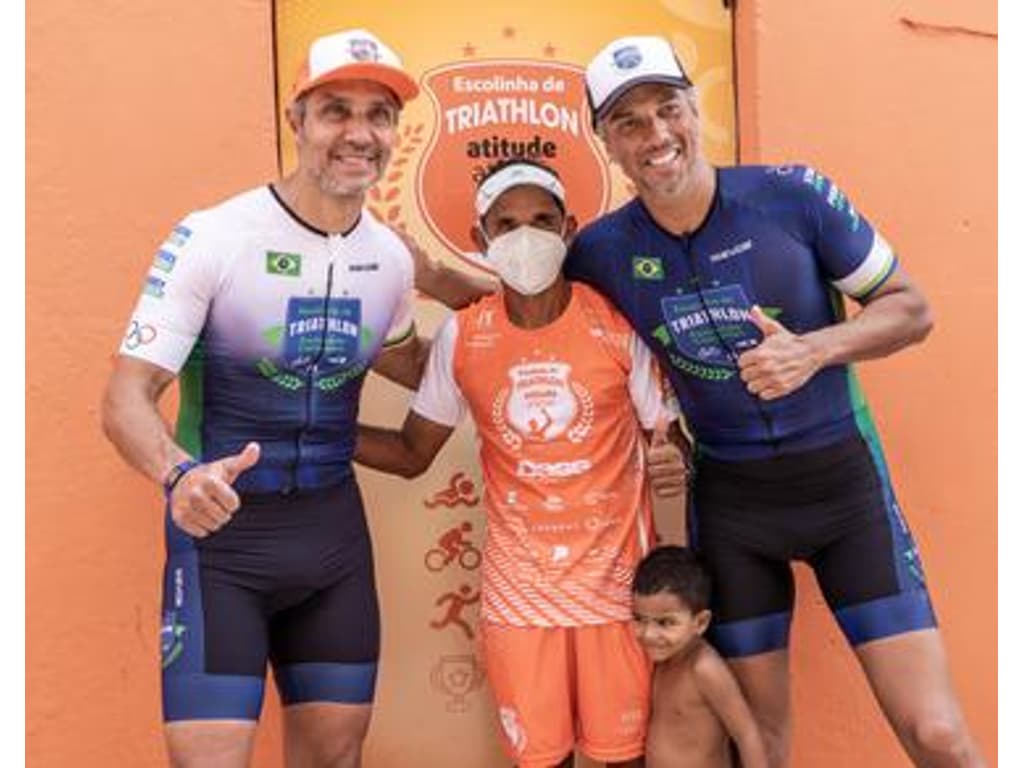 Triatletas da Escolinha de Triathlon inspiram novas gerações