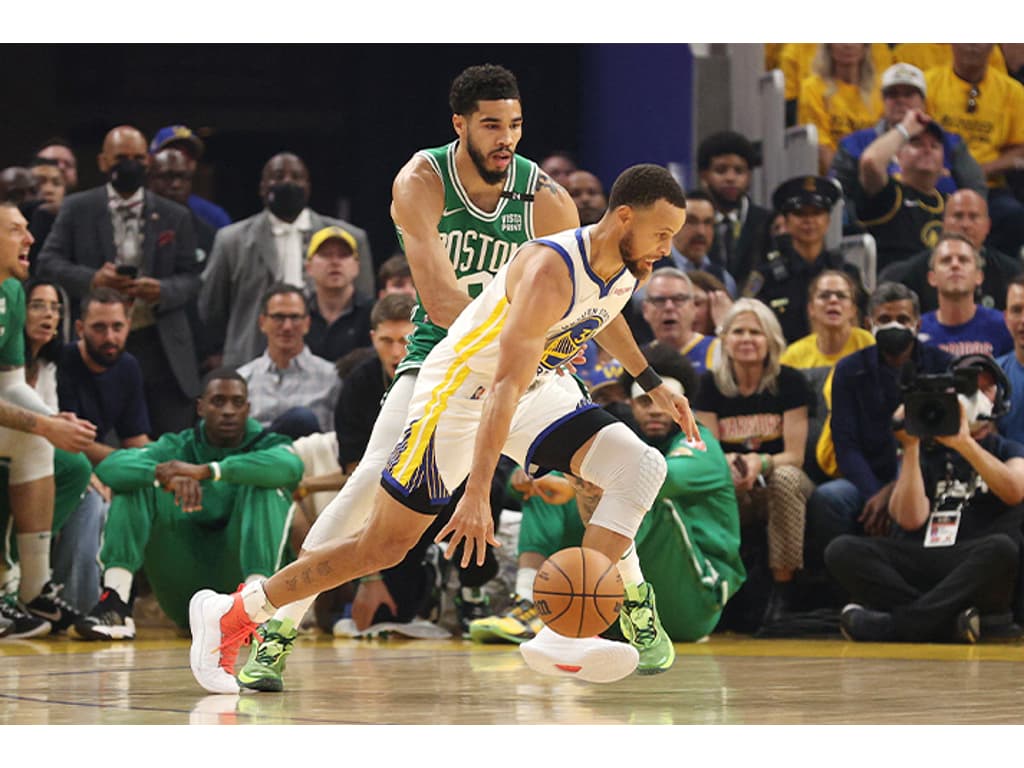 APÓS 3º QUARTO FULMINANTE, WARRIORS VENCEM OS CELTICS E EMPATAM FINAIS DA  NBA