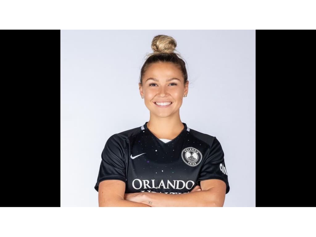 Conheça a zagueira Carrie Lawrence, nova namorada de Marta que joga no  Orlando Pride com a brasileira - Lance!