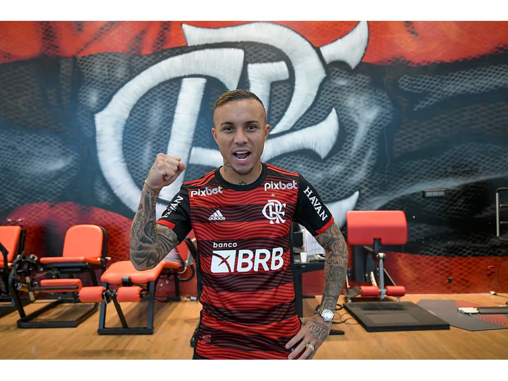 Flamengo oficializa compra de Everton Cebolinha: 'Contlato