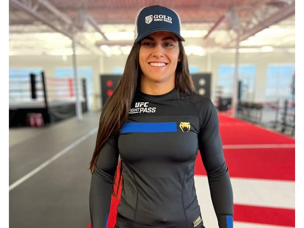 Michele Oliveira vence luta de grappling no UFC Fight Pass