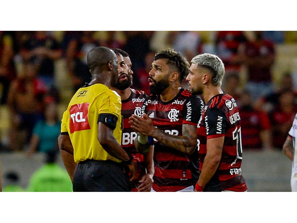 Warzone: Jogadores do Flamengo fazem live após vitória sobre o