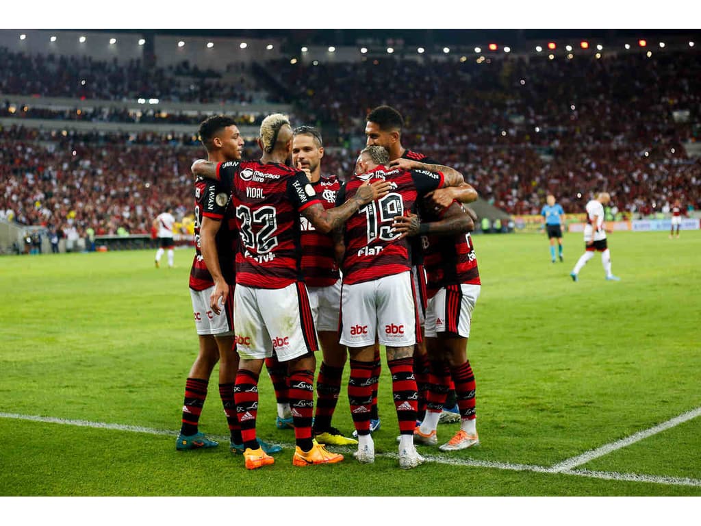 Analistas avaliam elenco do Flamengo e projetam time titular para