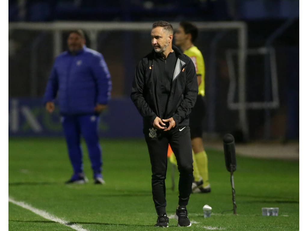 Vítor Pereira, do Corinthians, se retrata após declaração sobre cargo  ameaçado: 'Não me expressei da melhor forma' - Lance!