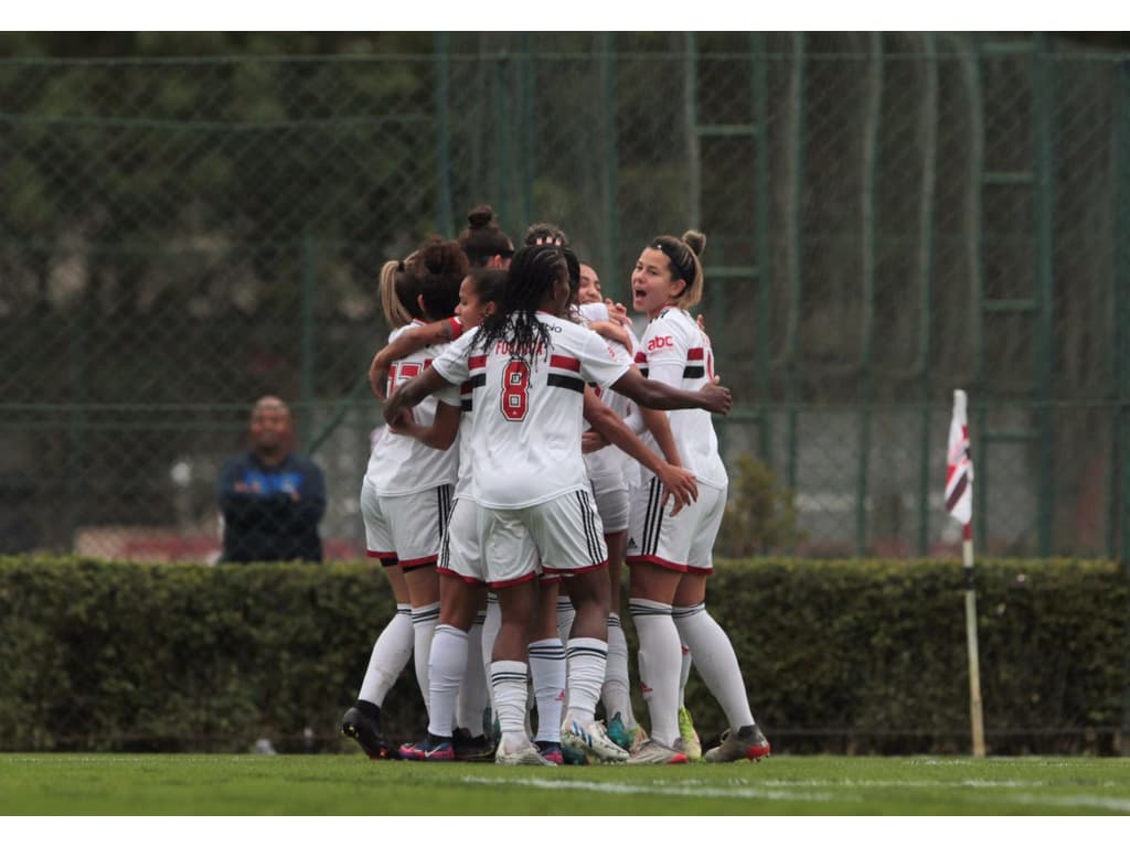 São Paulo massacra o Santos pelo Paulista feminino