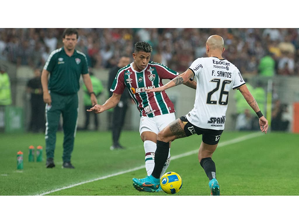 Fluminense e Corinthians realizam jogo de trocação em empate