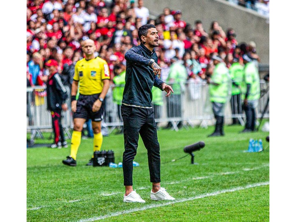 Cléber elogia trabalho de Lucho no Ceará e define duelo contra o