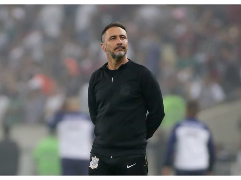 Análise: mesmo com time misto e pouco entrosado, Corinthians mostra padrões  de Vítor Pereira, corinthians