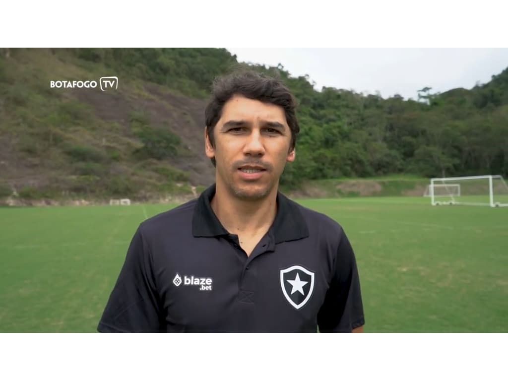 Warley elogia elenco do Botafogo e revela orientações de Chamusca