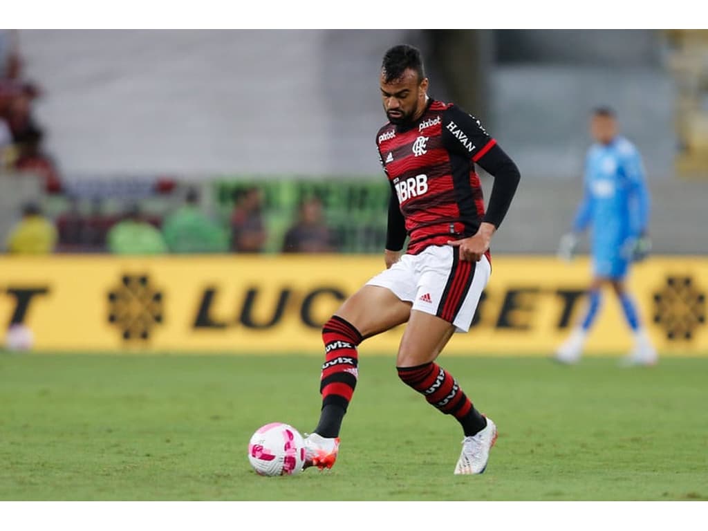 Fabrício Bruno nega primeira investida do Flamengo por renovação