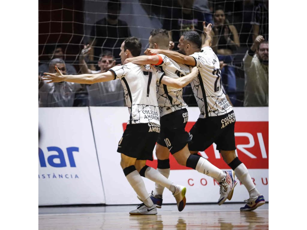 CORINTHIANS FUTSAL AVANÇA PARA A GRANDE FINAL DO CAMPEONATO