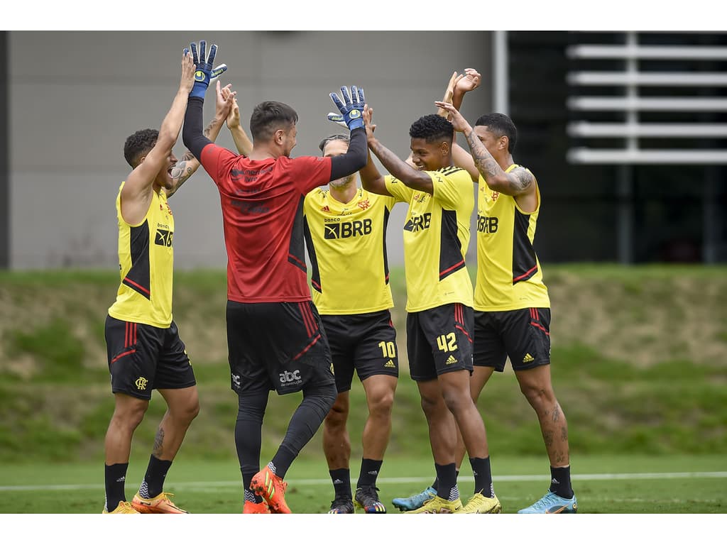 SAIU! Flamengo divulga escalação para jogo contra o Santos - Coluna do Fla