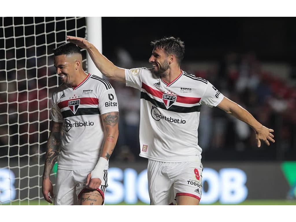 Rogério Ceni anuncia e São Paulo tem novo camisa 9 para substituir Calleri