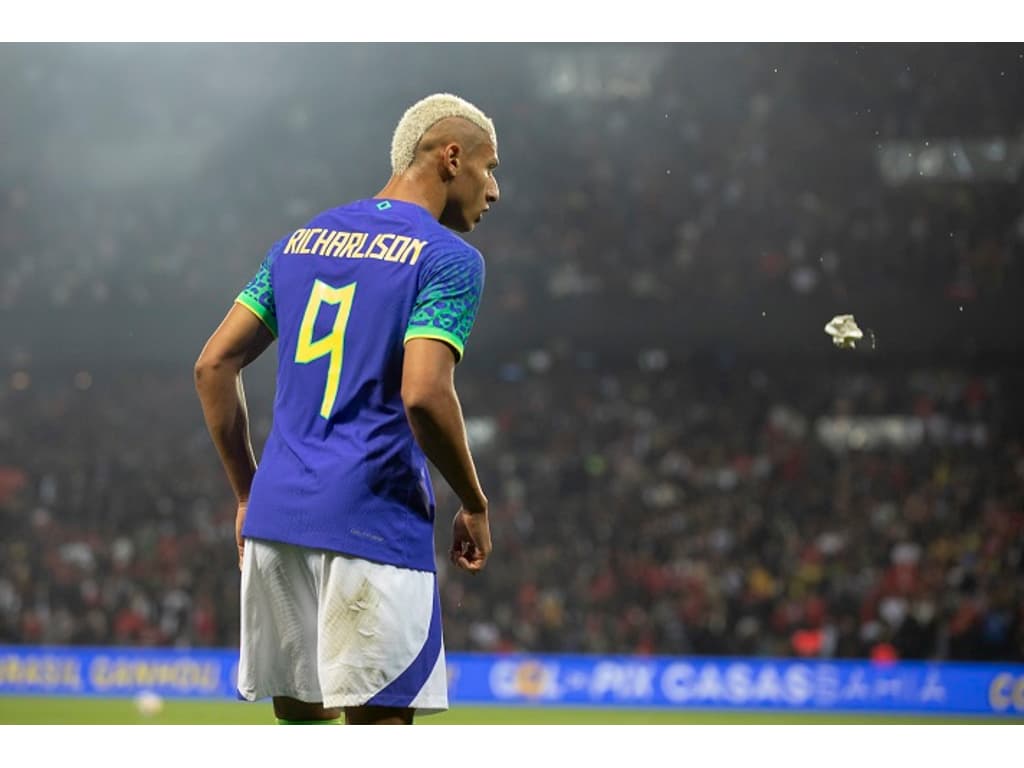 Portal inglês divulga imagens do uniforme de treino da Seleção Brasileira  para a Copa do Mundo. Veja!, Esporte