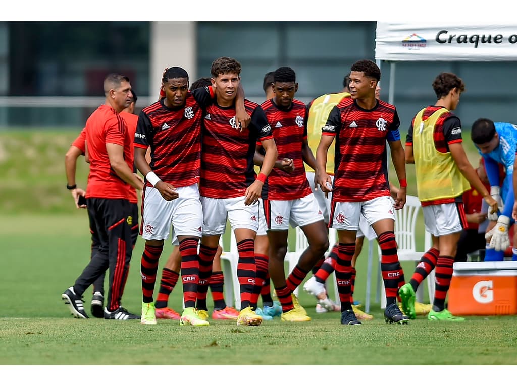 Aconteceu hoje (12): São Paulo goleia o Arsenal e mostra que pode