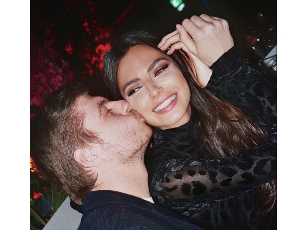 Filha de Nelson Piquet comemora aniversário com Max Verstappen em