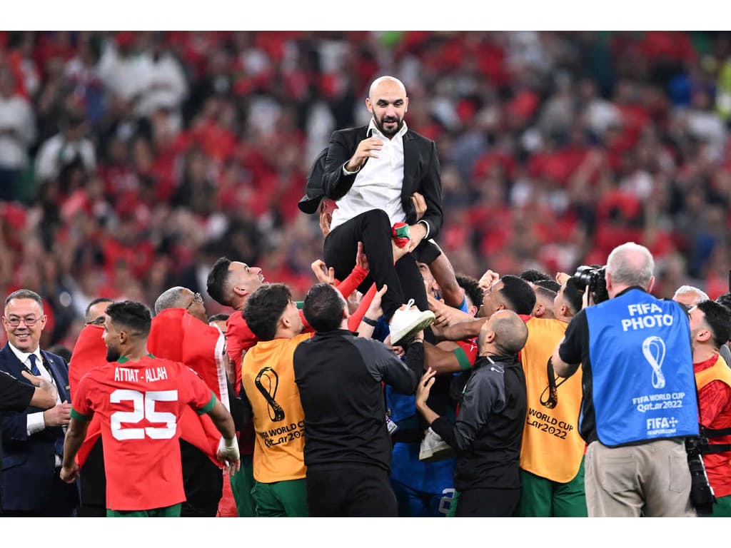 VÍDEO: os melhores momentos da vitória e classificação histórica de  Marrocos sobre Portugal na Copa