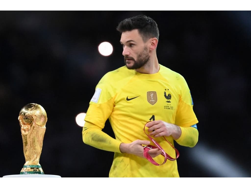 Campeão, francês Hugo Lloris é o quarto goleiro a levantar a taça