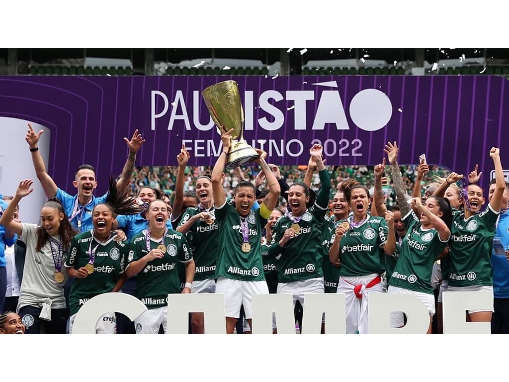 É CAMPEÃO! Palmeiras bate Santos e conquista o Paulista Feminino pela  segunda vez na história – Palmeiras