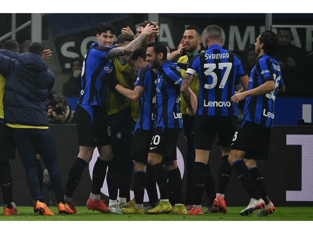 Inter de Milão vence o Napoli e encerra invencibilidade do líder do  Campeonato Italiano, futebol italiano