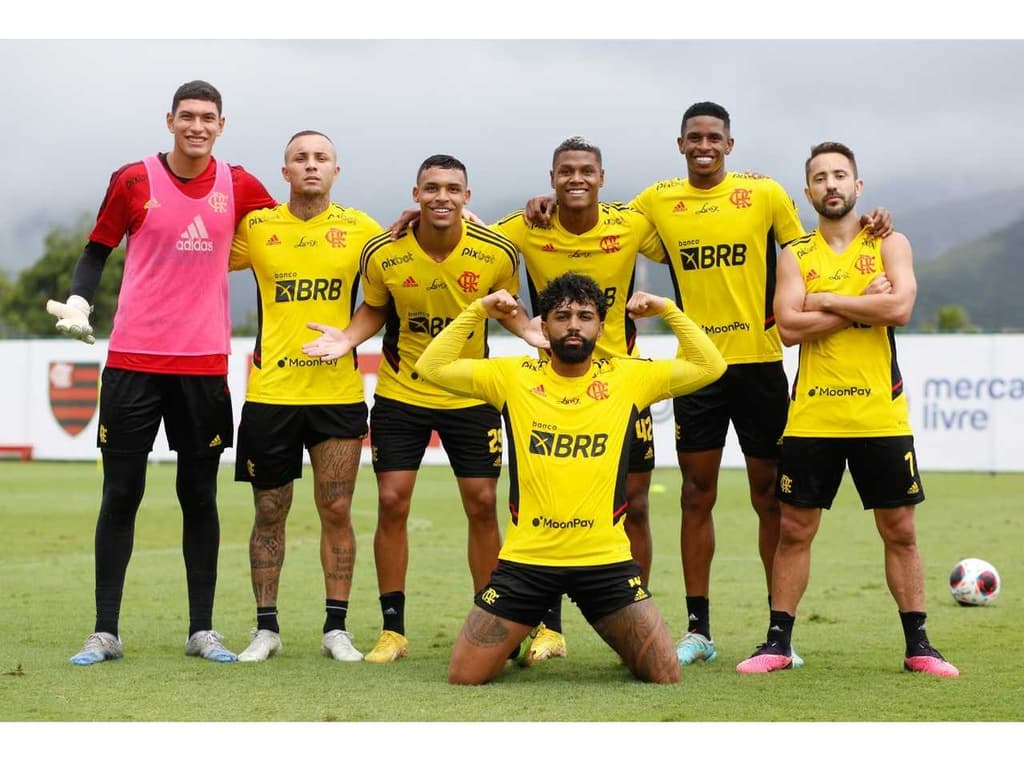 Flamengo avalia usar elenco principal no Carioca a partir de jogo contra o  Madureira