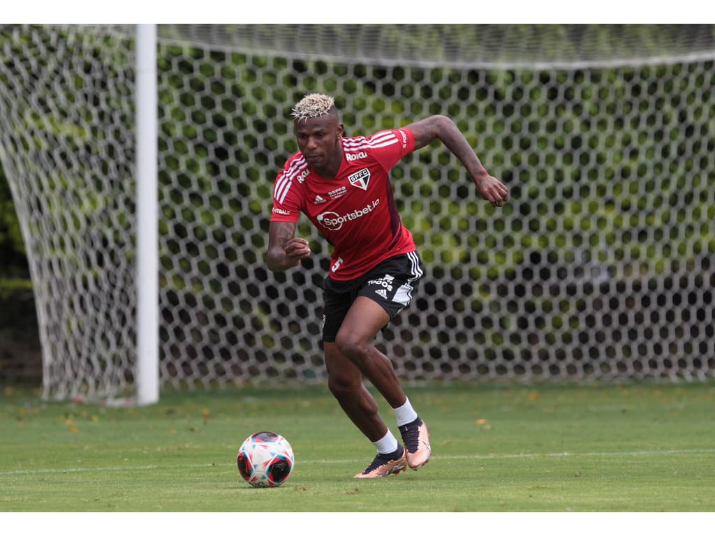 São Paulo terá que lidar com limite de estrangeiros na próxima temporada