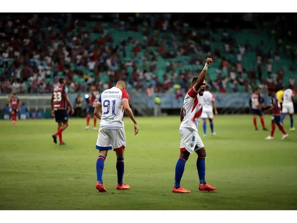 Jogadores de Ceará e Bahia brigam após final da Copa do Nordeste