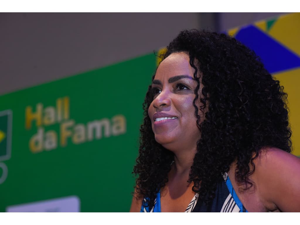 Fofão assume a Seleção Brasileira feminina de vôlei sub-17 - Lance!