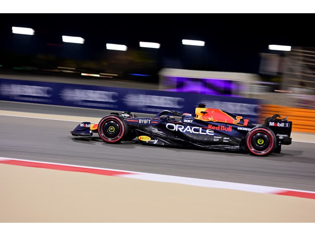 GP do Bahrein: Verstappen comemora pole position após 'começo difícil