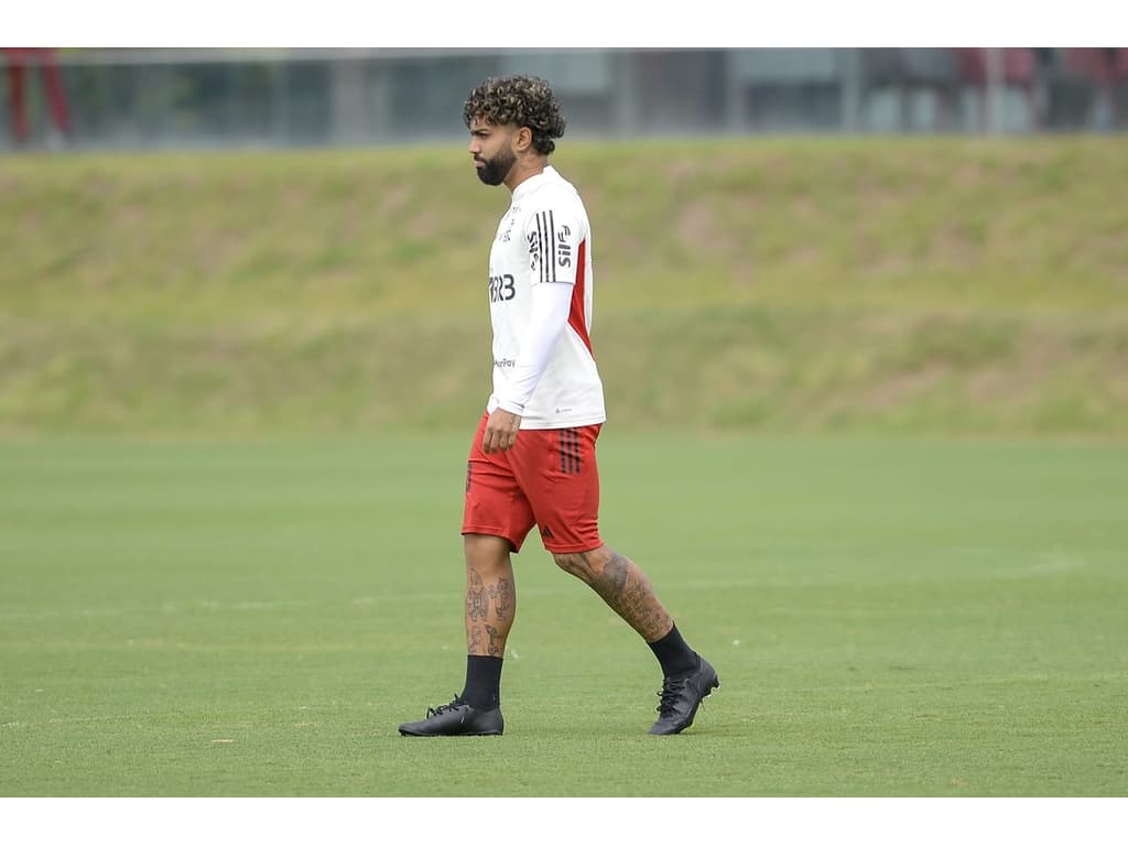 AGORA  Gabigol está confirmado entre os titulares em jogo do