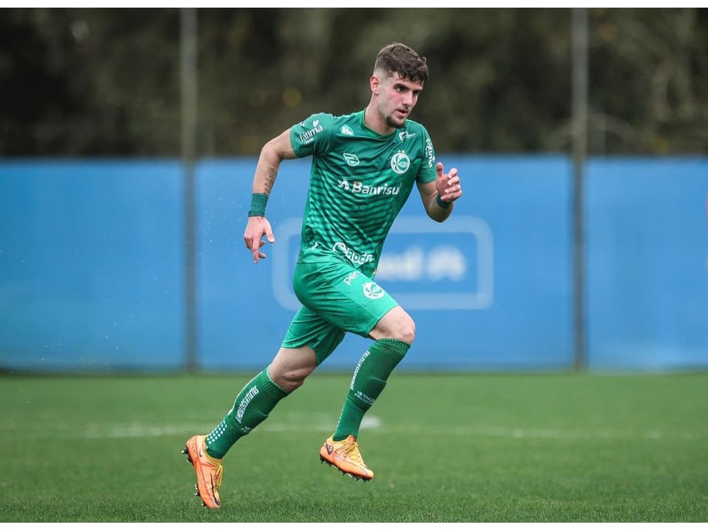 Agora capitão, lateral Da Rocha lidera Juventude no Gauchão Sub-20 - Lance!