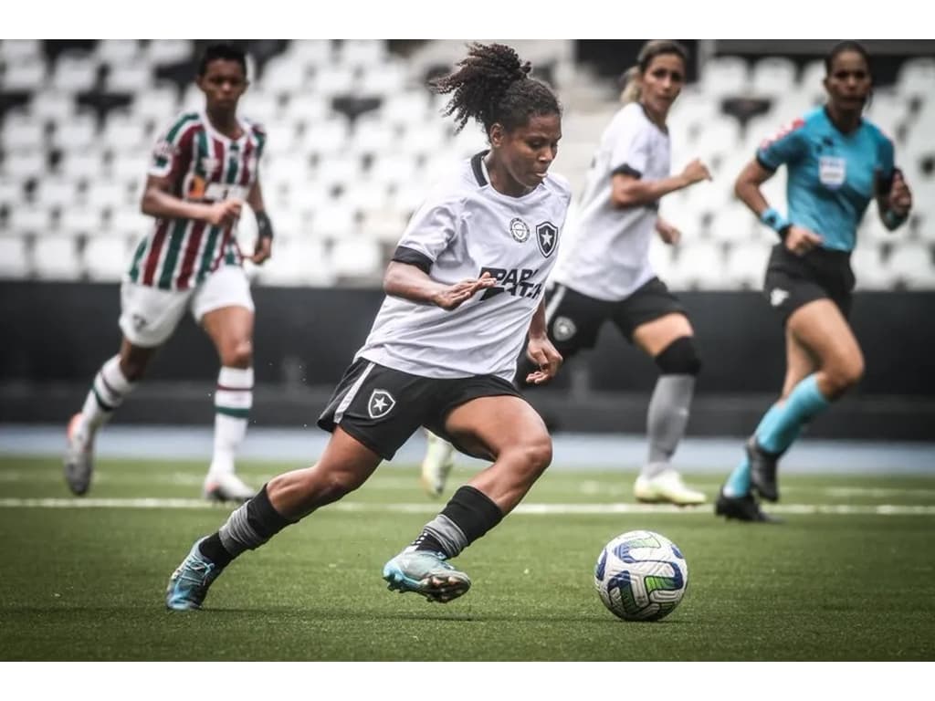 Dominante, Botafogo vira sobre o Vasco e estreia com vitória no Campeonato Brasileiro  Feminino A2 - FogãoNET