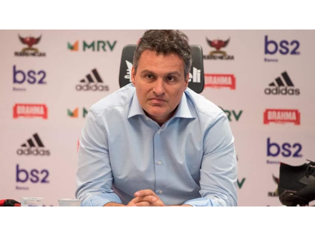Dirigente do Flamengo analisa presença do Vasco em pressão sobre arbitragem.