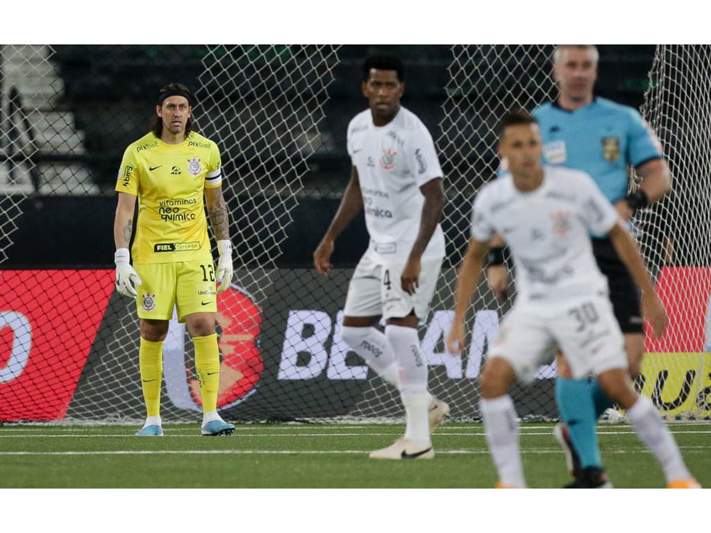 Corinthians Revive Drama Na Bola Aérea E Não Espanta Fantasma Como ...