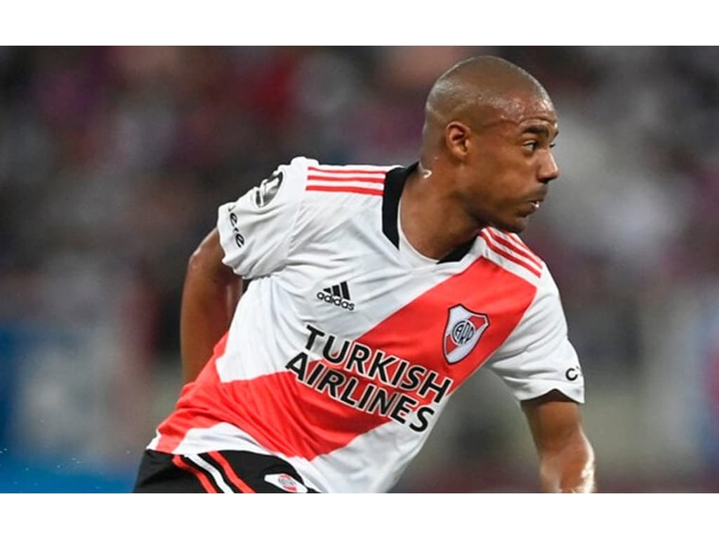 Flamengo acerta a contratação do uruguaio De La Cruz
