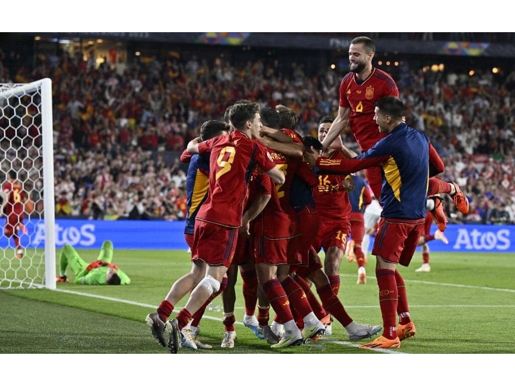 Resultado: Croácia vira o jogo, vence a Espanha e se classifica em primeiro  no grupo D, Esportes