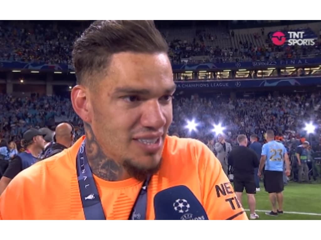 Ederson ganha aposta na Champions e raspa bigode de repórter ao vivo ...