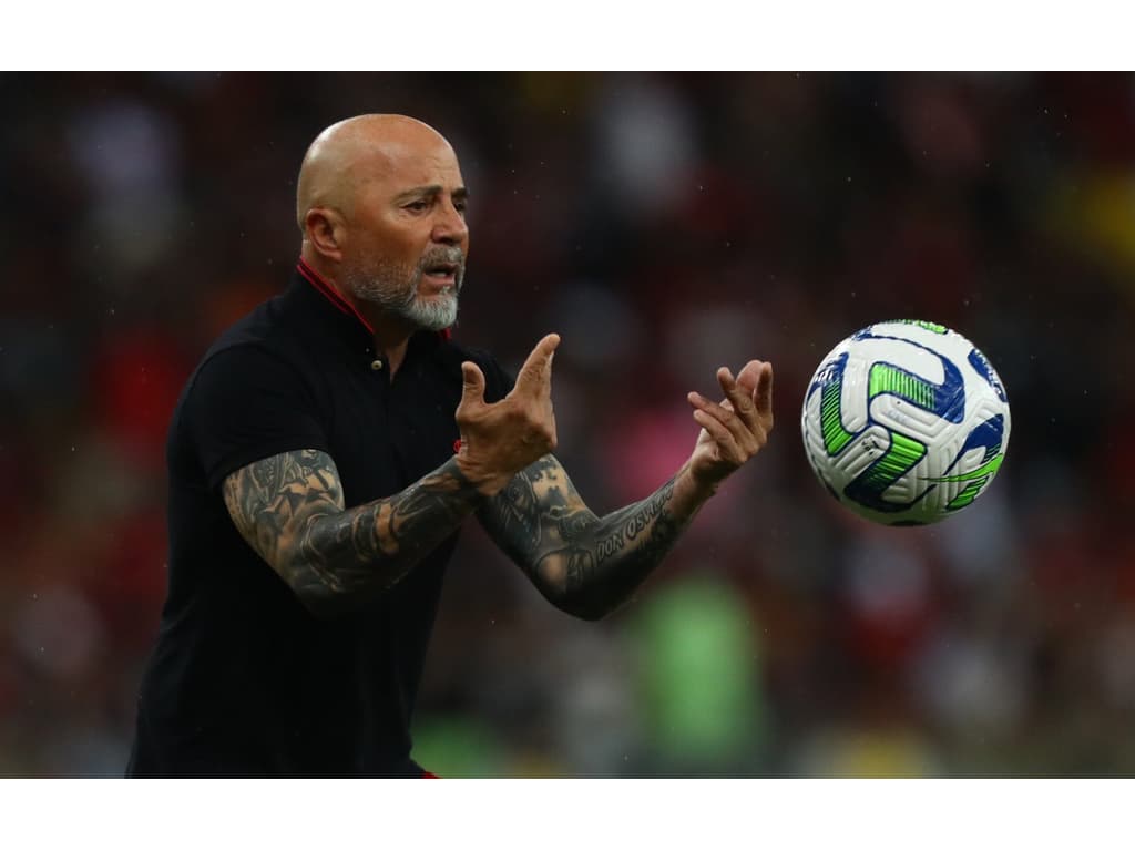 Sampaoli minimiza críticas e define missão no Flamengo: 'Convencer o grupo  a jogar como eu quero' - Lance!