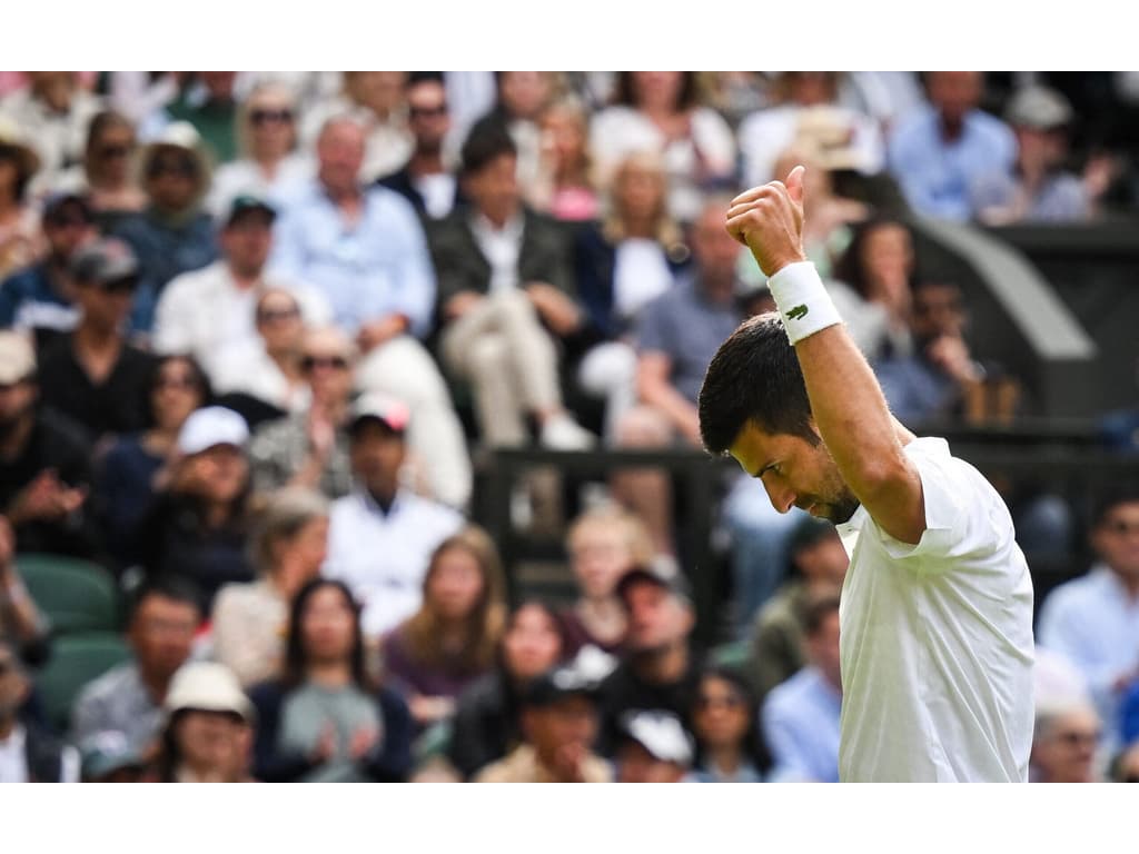 Djokovic Supera Longa Parada Por Chuva E Vence Da Estreia Em Wimbledon ...