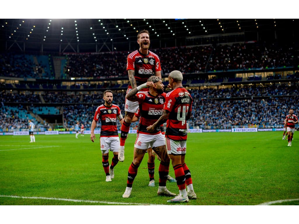 Wesley 'domina' lado direito e se destaca em jogo do Flamengo sobre o Grêmio,  na Copa do Brasil