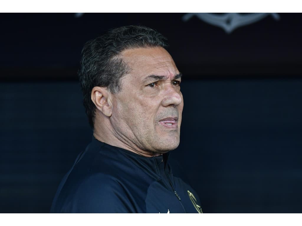 Filha de Luxemburgo desabafa sobre a saída do seu pai do Corinthians: 