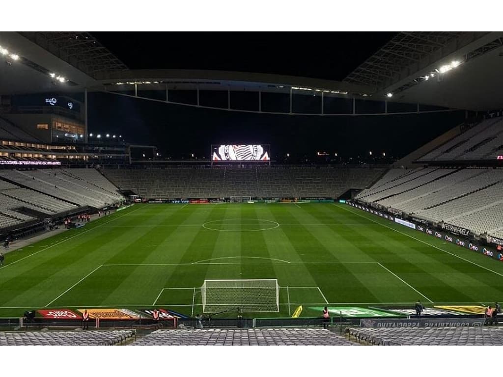 Corinthians é punido por cantos homofóbicos e vai jogar sem torcida