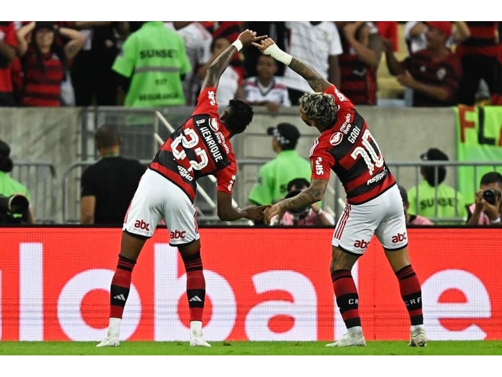 Em jogo complicado, Flamengo vence Olímpia e arranca em vantagem