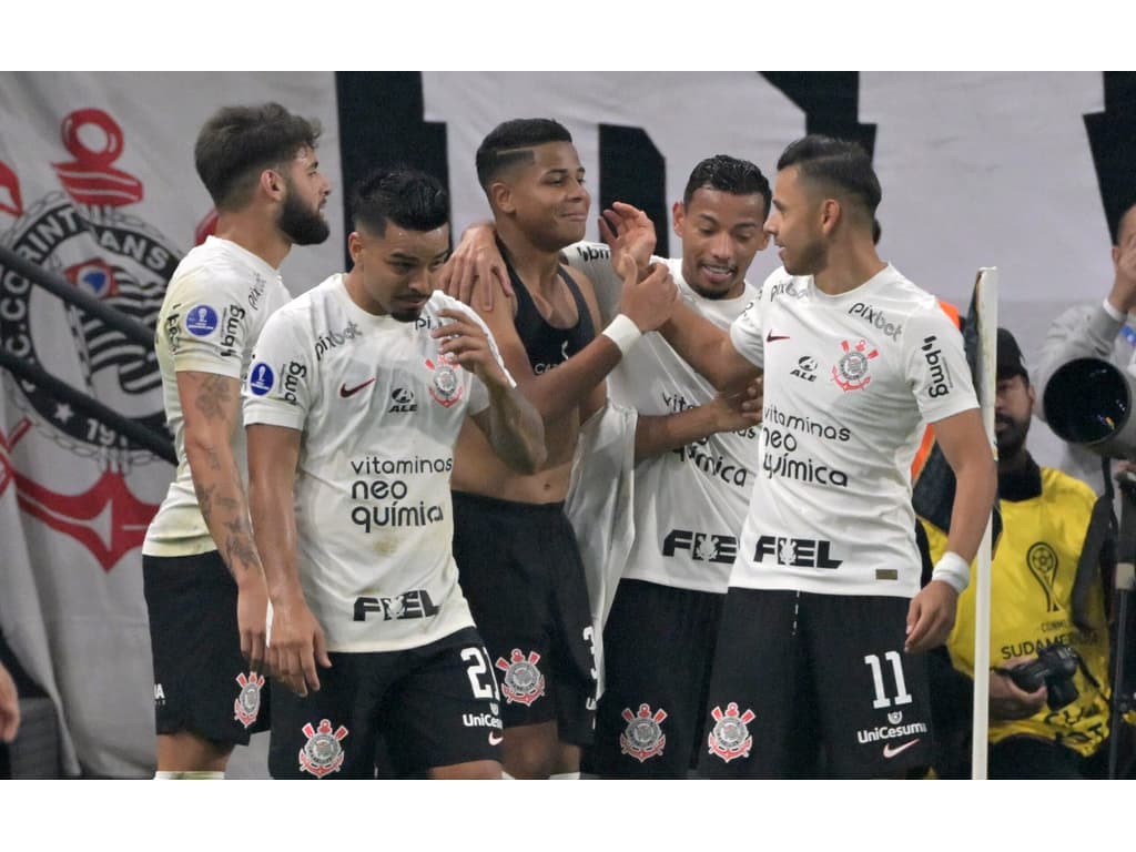 Corinthians vence Newell's de virada pela Sul-Americana - Lance!