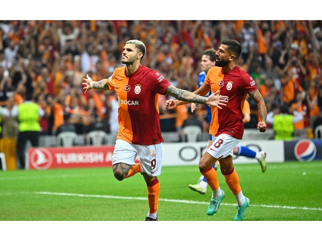 Galatasaray arranca empate e complica vida do United na Champions League