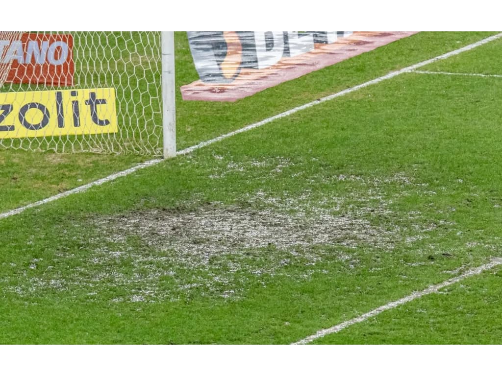 Chuva encharca gramado em Itapira e adia etapa final de Vasco 1 x