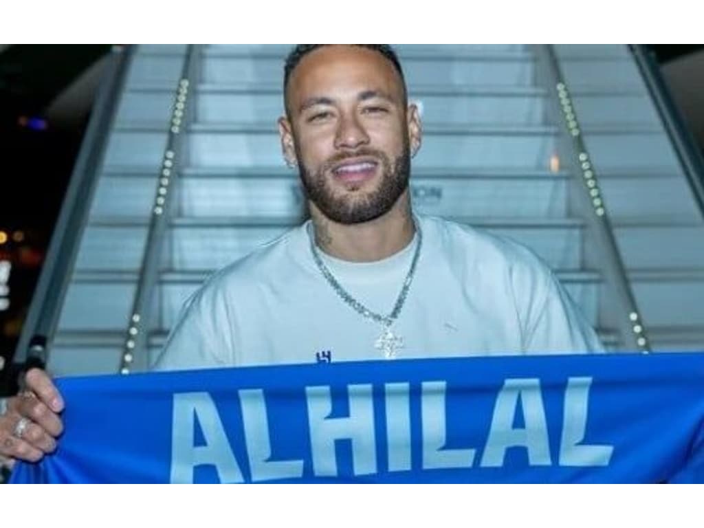 Perfis da Arábia Saudita Colocaram um emoji no crucifixo de Neymar pa